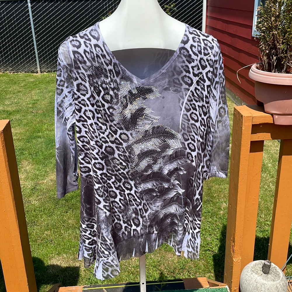Cover Charge Size XL Top